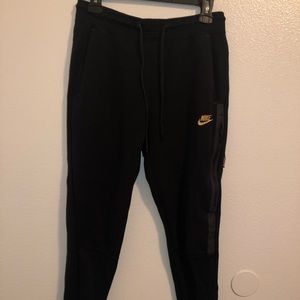 Black nike sweats